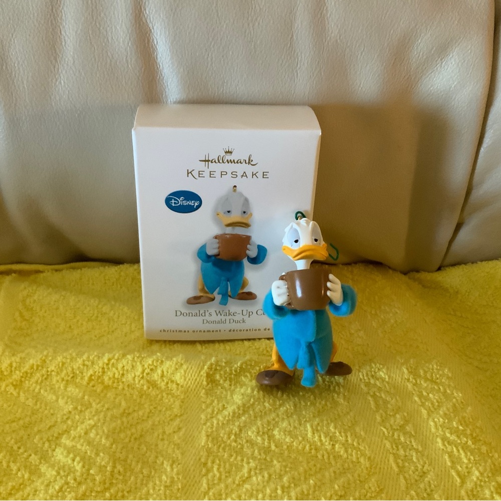 Hallmark keepsake Disney Donald Duck ornament